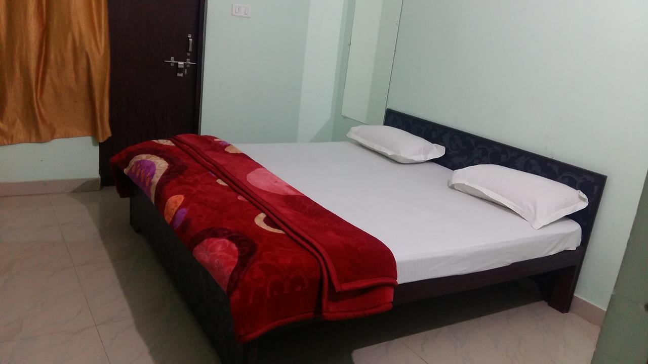 ורנאסי Hotel Giriraj Inn מראה חיצוני תמונה