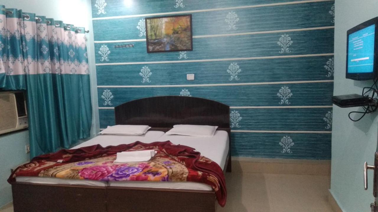 ורנאסי Hotel Giriraj Inn מראה חיצוני תמונה