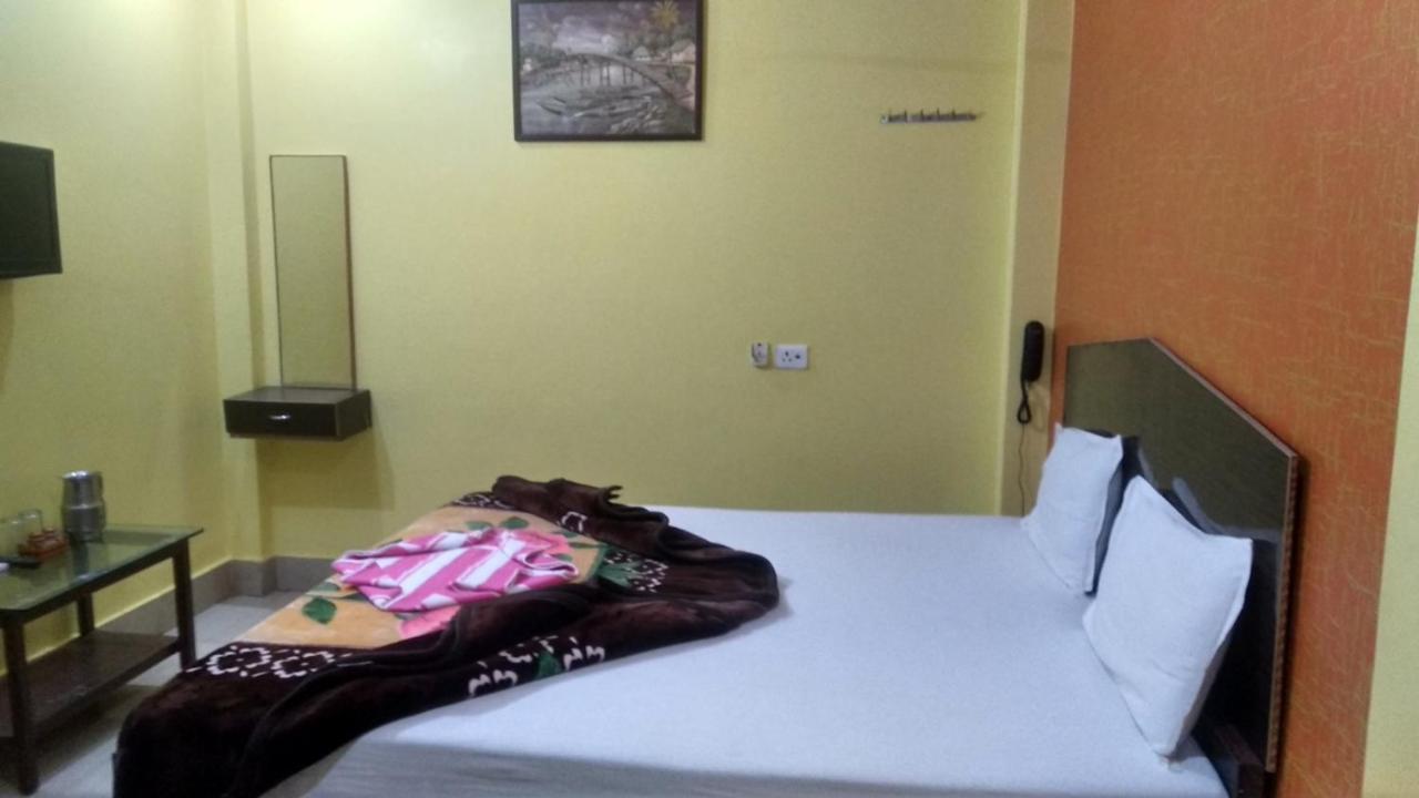 ורנאסי Hotel Giriraj Inn מראה חיצוני תמונה