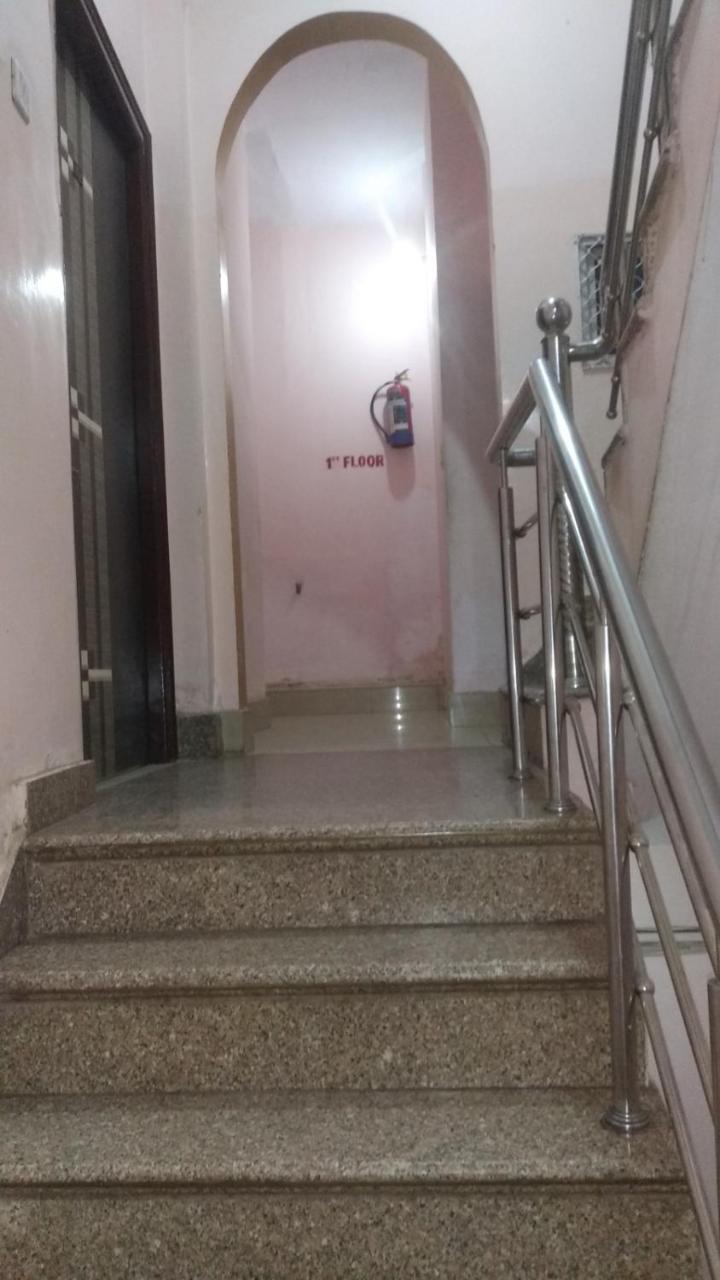ורנאסי Hotel Giriraj Inn מראה חיצוני תמונה
