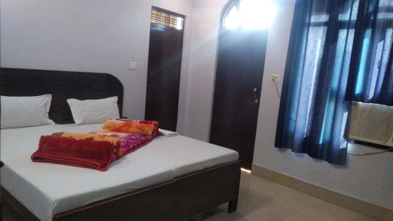 ורנאסי Hotel Giriraj Inn מראה חיצוני תמונה