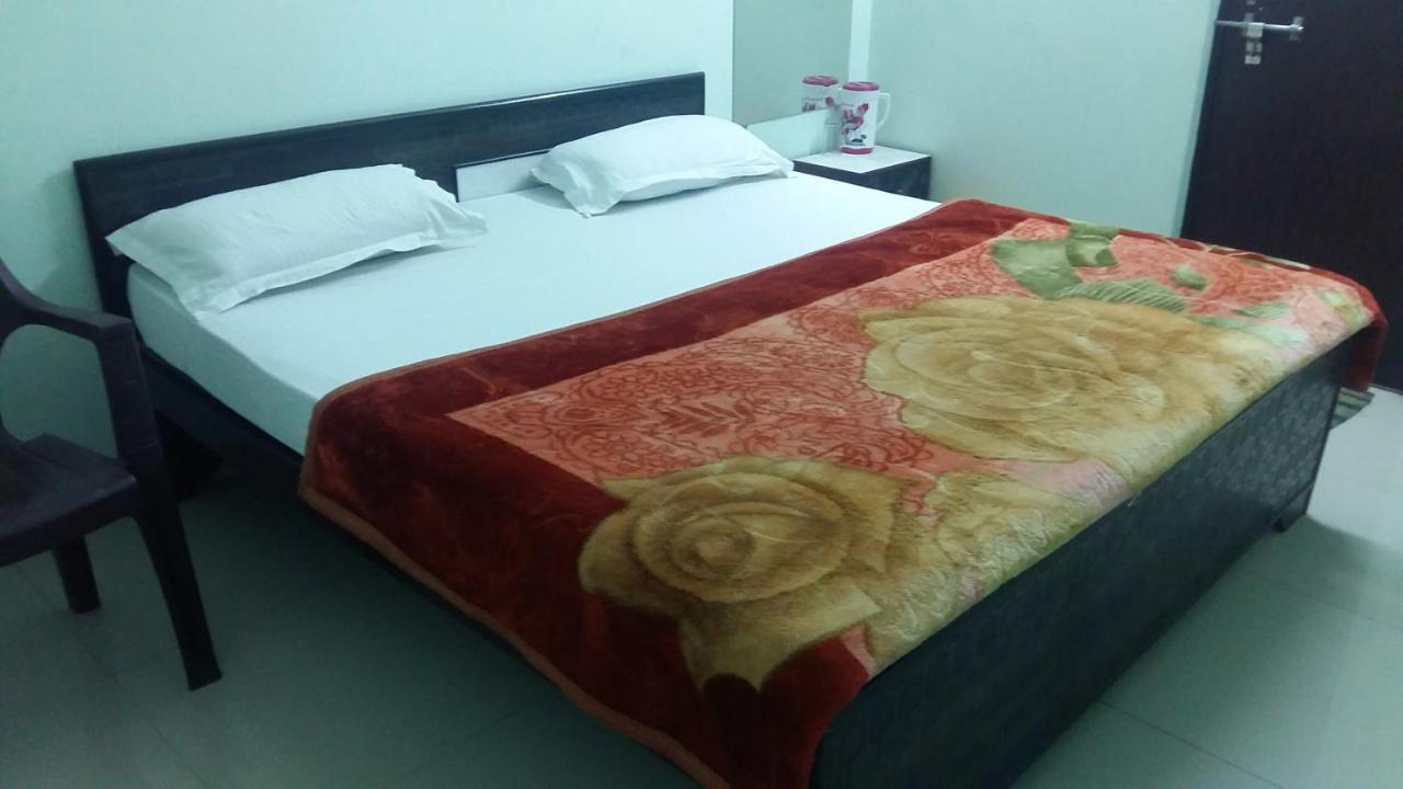 ורנאסי Hotel Giriraj Inn מראה חיצוני תמונה