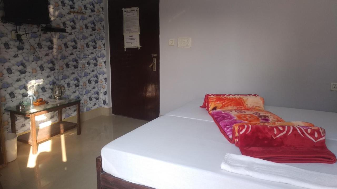 ורנאסי Hotel Giriraj Inn מראה חיצוני תמונה