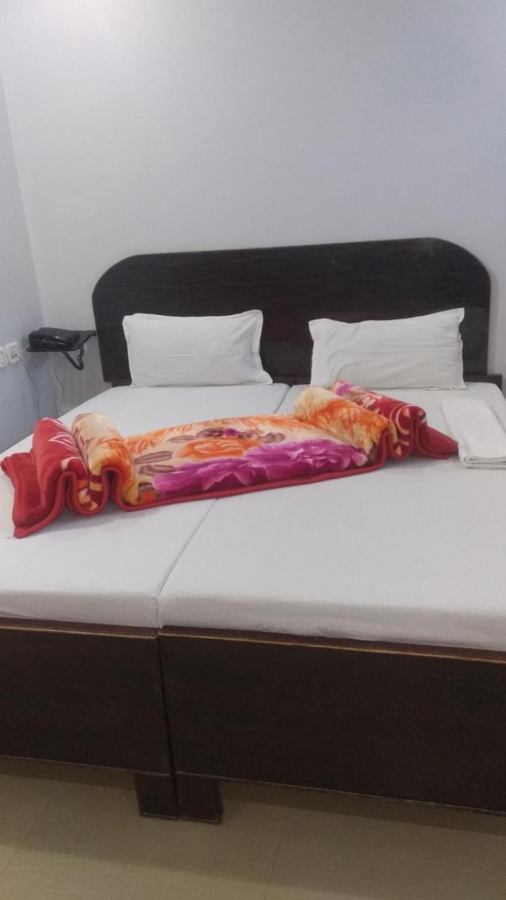 ורנאסי Hotel Giriraj Inn מראה חיצוני תמונה