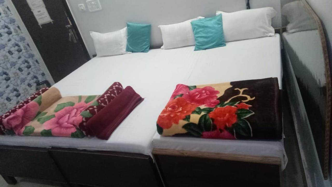 ורנאסי Hotel Giriraj Inn מראה חיצוני תמונה
