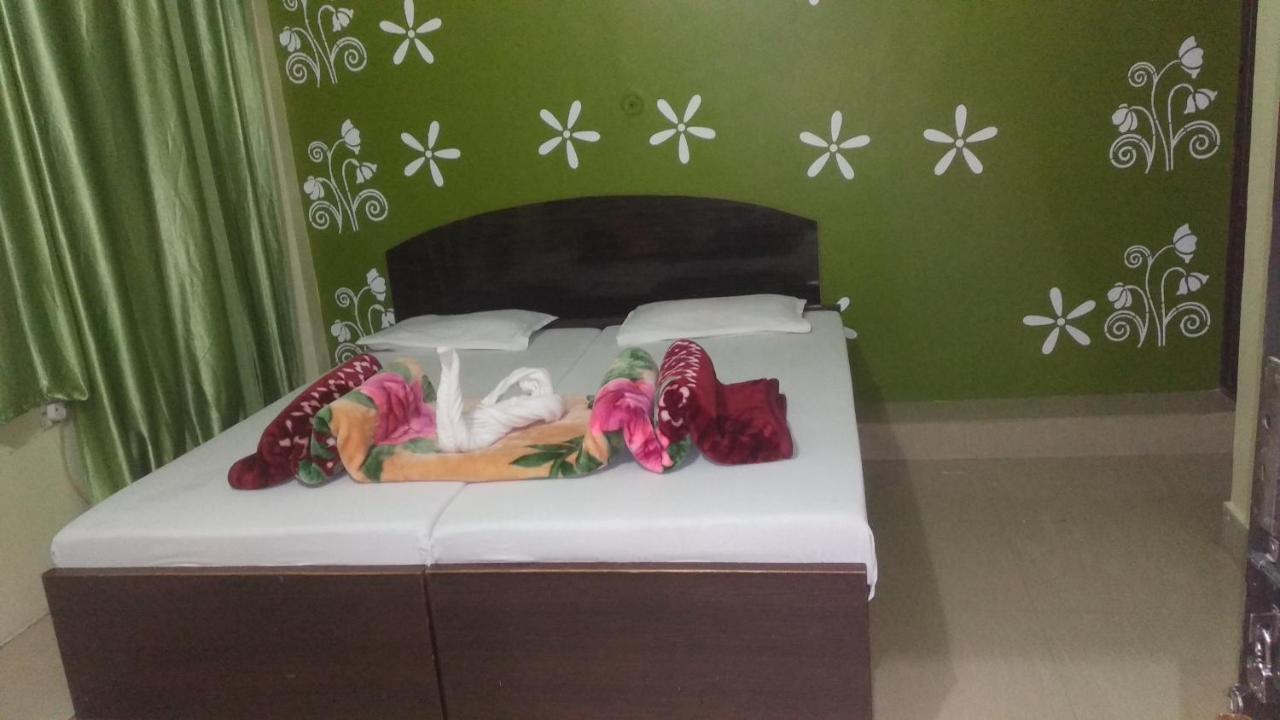 ורנאסי Hotel Giriraj Inn מראה חיצוני תמונה